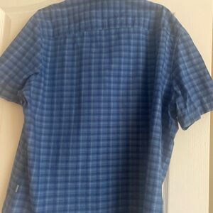 Calvin Klein men blue short sleeve shirt